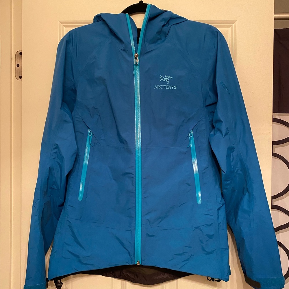 Arc’teryx Lightweight Rain Jacket
